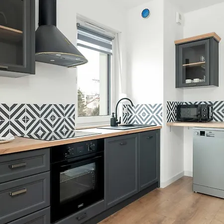 Elegancki Niedaleko Parku W Poznaniu Z Tarasem I Parkingiem By Renters Apartment Poznan