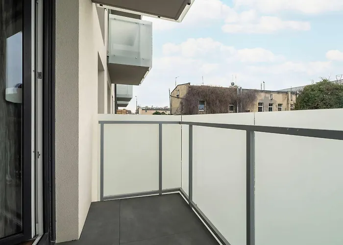 Elegancki Niedaleko Parku W Poznaniu Z Tarasem I Parkingiem By Renters Appartamento