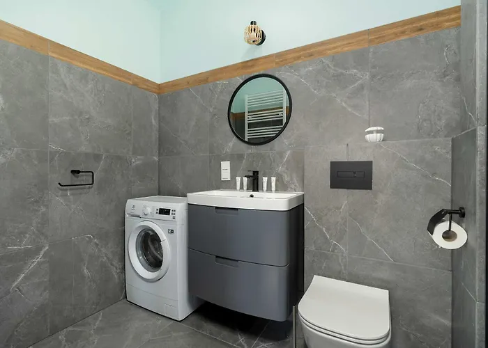 Elegancki Niedaleko Parku W Poznaniu Z Tarasem I Parkingiem By Renters Apartment Poznan